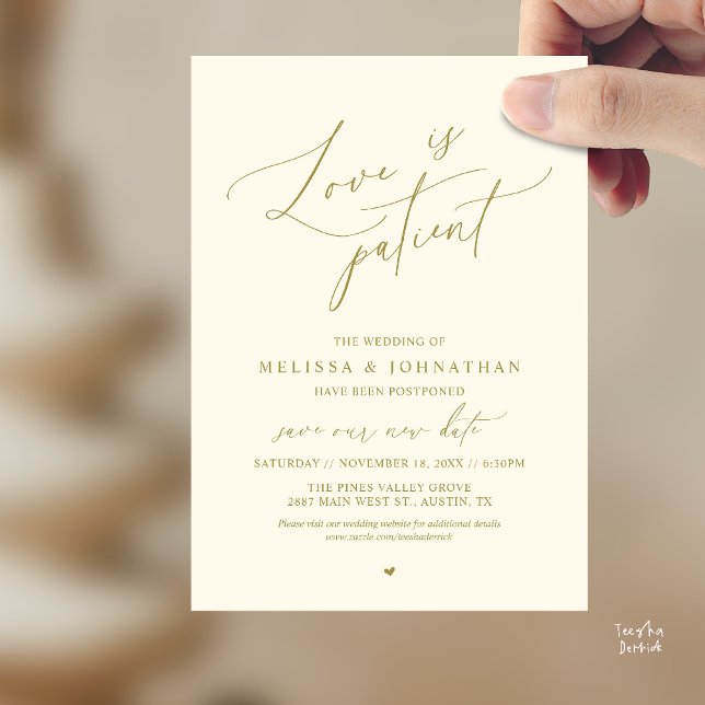 “Love Is Patient” Bröllop Ändring av datum tillkän Inbjudningar (“Love Is Patient” Wedding Postpone Announcement Date Change Card in Yellow Gold)