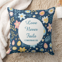 Love Never Fails Throw Pillow Kudde