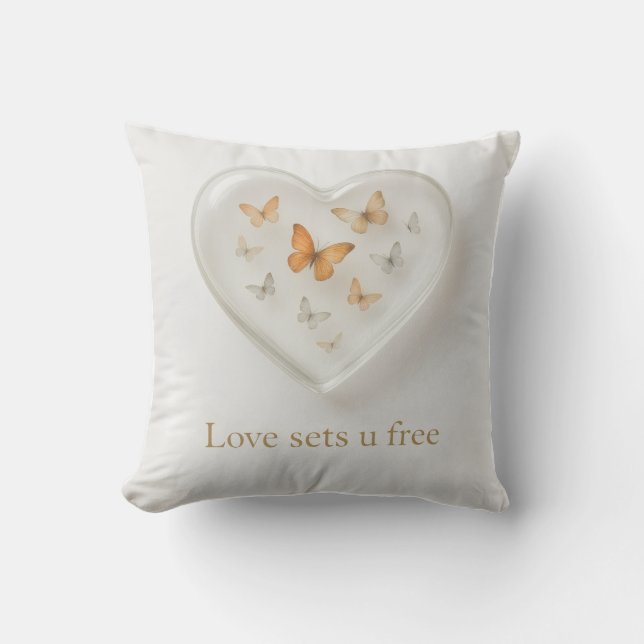 Love Sets You Free Butterfly Heart Pillow Kudde (Framsida)