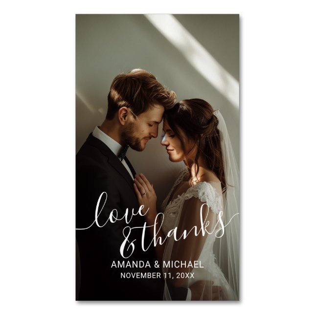 'Love & Thanks' Custom Photo Wedding Favor Magnetiska Visitkort (Framsida vertikal)