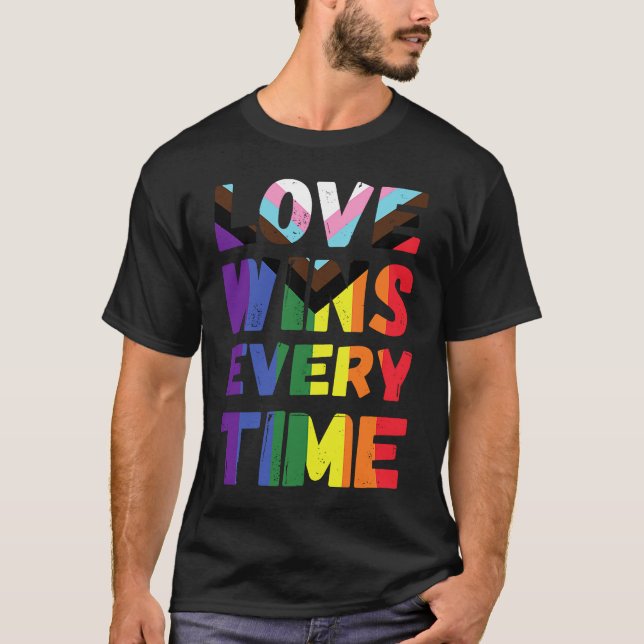 Love Wins Every Time LGBTQIA+ Rainbow Flag Gay Pri T Shirt (Framsida)
