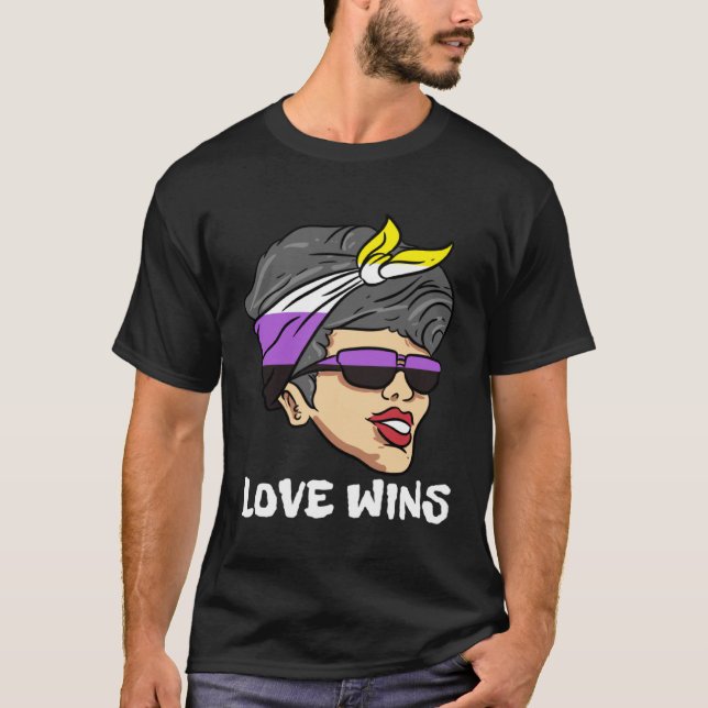 Love Wins Non Binary T Shirt (Framsida)