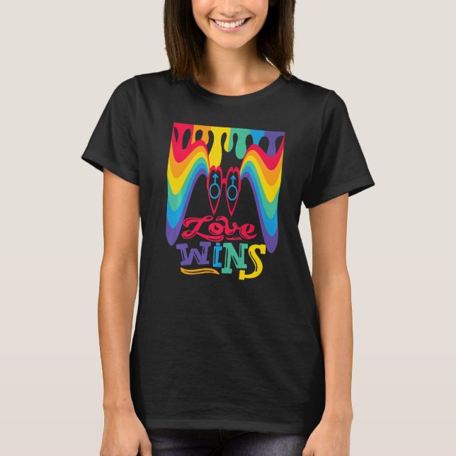 Love Wins Rainbow with Mars Symbol for Gay Love   T Shirt (Framsida)