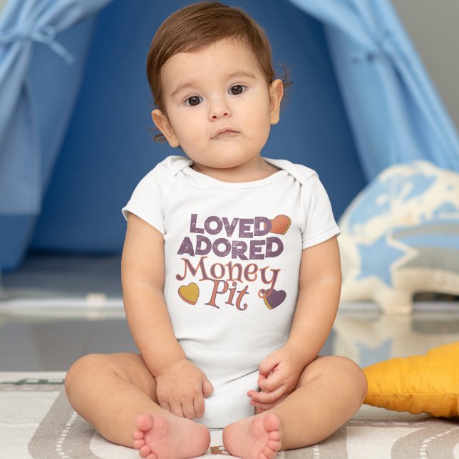 Loved adopted Money Pit T Shirt (Skapare uppladdad)