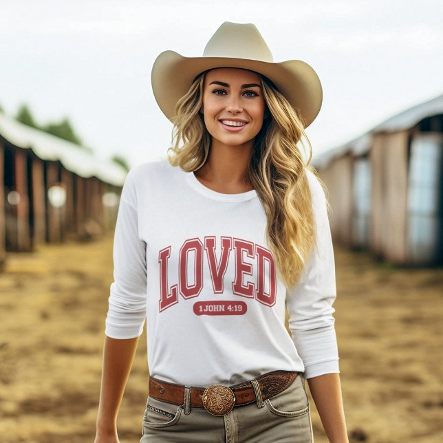 LOVED AV CHRIST Valentine Scripture Kvinnor White T Shirt (Skapare uppladdad)