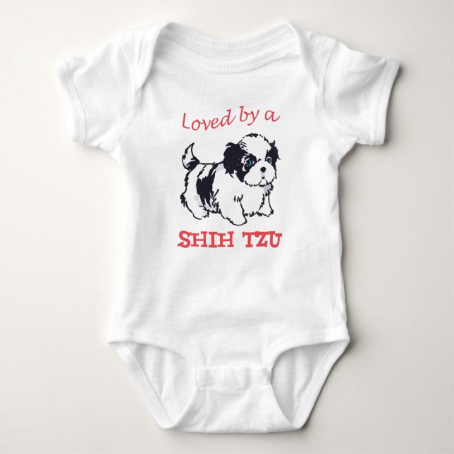 Loved by a Shih Tzu T Shirt (Framsida)