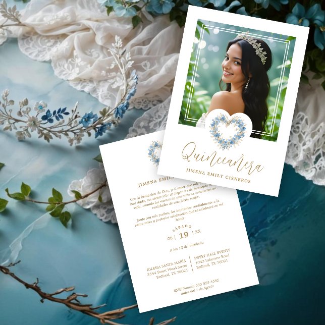 Lovely XVs Floral Blue & Gold Heart Shape Wreath  Inbjudningar (Lovely Cute Spanish Quinceañera Floral Blue & Gold Heart Shape Wreath Invitations Cards.)