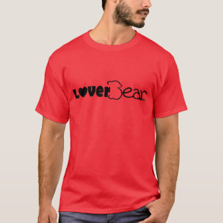 LoverBear logotyp, svart på rött T-shirt