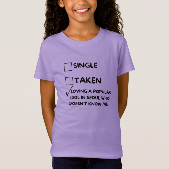 Loving a popular idol in Seoul” Printed Oversized T Shirt (Framsida)