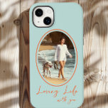Loving Life med Mint Orange Oval Framfoto<br><div class="desc">Enkelt modernt iphone case med foto och handskriven text, "kärleksfullt liv med dig". Fotomallen har ställts in för att visning fotot i ovalform och ramad. Det mobila omslaget trycks i mynta och orange - även om du är välkommen att ändra något eller hela färg i designen verktyg. Designad för iPhone...</div>