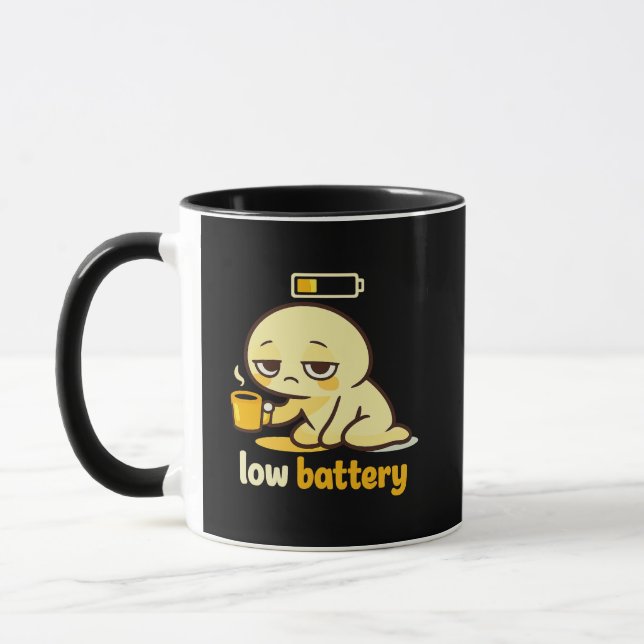 Low Battery Mood – Cute Tired Coffee Mugg (Vänster)