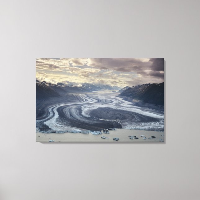 Lowell Glacier rinner ut i floden Alsek i Canvastryck (Framsida)