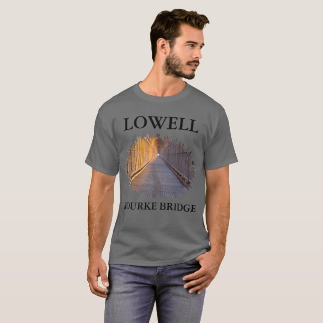 LOWELL ROURKE ÖVERBRYGGAR SKJORTAN T-SHIRT (Hel framsida)