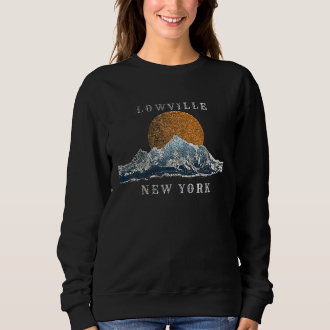 Lowville New York Mountain Sunset Scene T Shirt (Framsida)