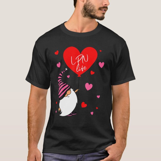 LPN Life Valentine Gnome Nurse Valentine Day ES T Shirt (Framsida)