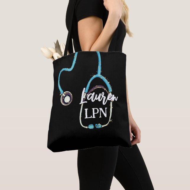 LPN Practical Nurse RN Gift Stethoscope Monogram Tygkasse (Närbild)