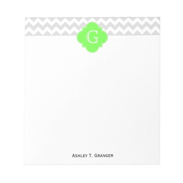 Lt Grå Vit Chevron ZigZag Lime Fyrklöver Monogram Anteckningsblock (Framsida)