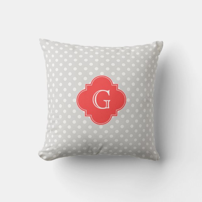 Lt Grå Vit Prickig Korallröd Fyrflikig Monogram Kudde (Framsida)