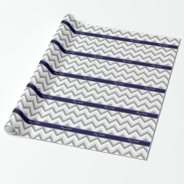 Lt Grått Med Grått White Chevron Navy Namn Monogra Presentpapper (Utrullad)