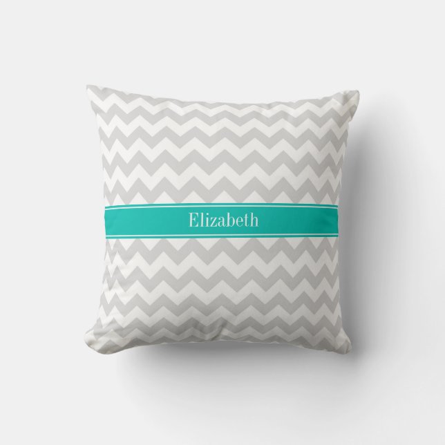 Lt Grått White Chevron Teal Namn Monogram Kudde (Framsida)