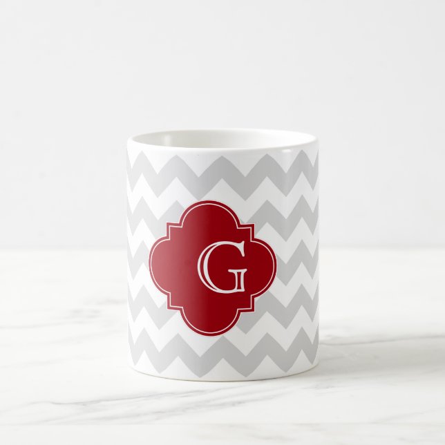 Lt Grått Wht Chevron Cranberry Quatrefoil Monogram Kaffemugg (Center)