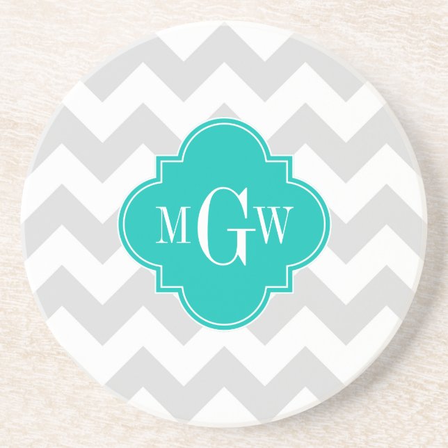 Lt Grått Wht Chevron Teal Quatrefoil 3 Monogram Underlägg Sandsten (Framsidan)