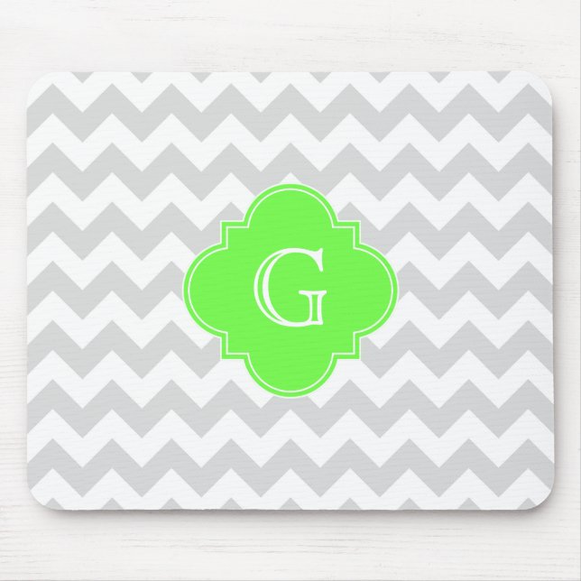 Lt Grått Wht Chevron ZigZag Lime Quatrefoil Monogr Musmatta (Framsidan)