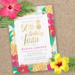 Luau-partiets 50-dagars inbjudan till guld<br><div class="desc">50-årsjubiléet i Tropical guld inbjudningar med roligt,  tropiska blommor och ananas i söt,  med accenter från guld. Perfekt för ett luau temed 50 födelsedagsluss!</div>