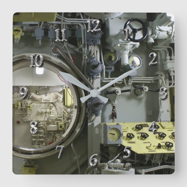 luckor på en gammal retroubåt fyrkantig klocka (Framsida)