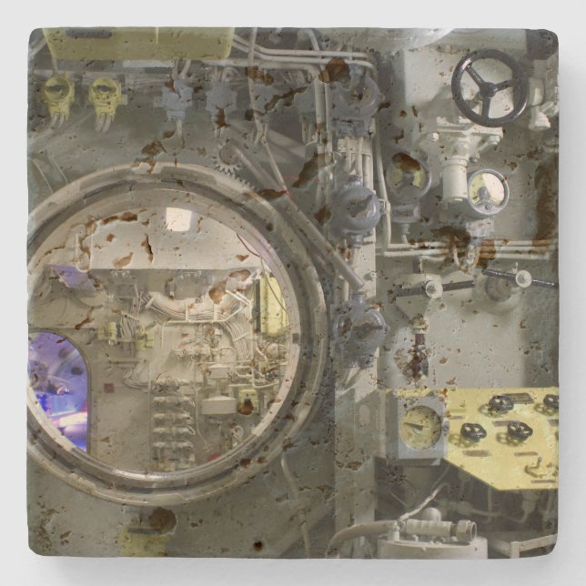 luckor på en gammal retroubåt stenunderlägg (Framsidan)