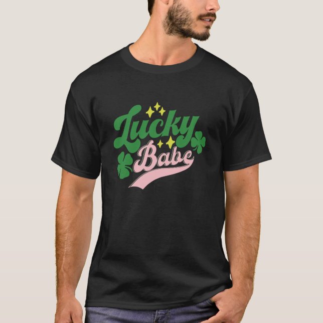 Lucky Babe Lucky C Groovy Shamrock Irish St Patric T Shirt (Framsida)