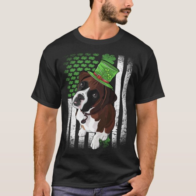 Lucky Boxer Dog St Patrick s Day T Shirt (Framsida)