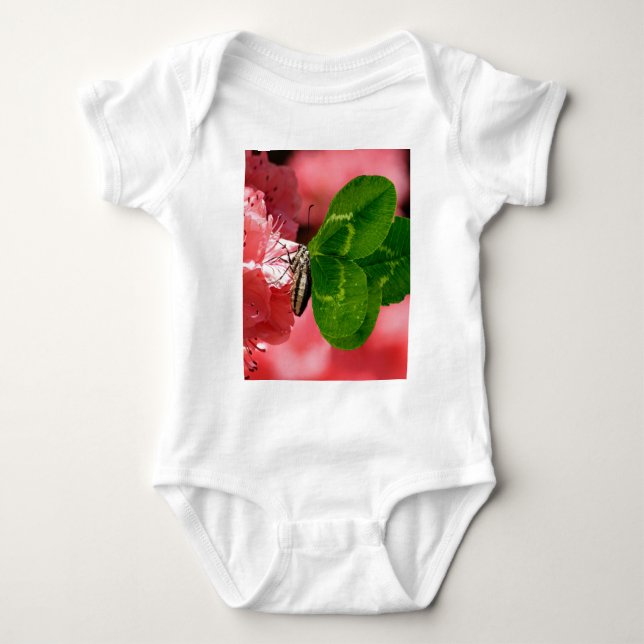 Lucky Butterfly Tee Shirt (Framsida)