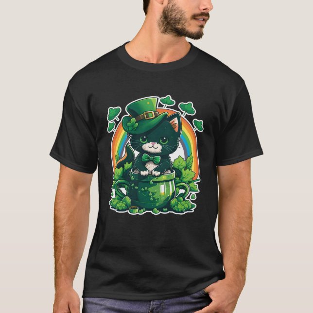 Lucky Cat and Pot Rainbow Shamrock St Patrick s Da T Shirt (Framsida)