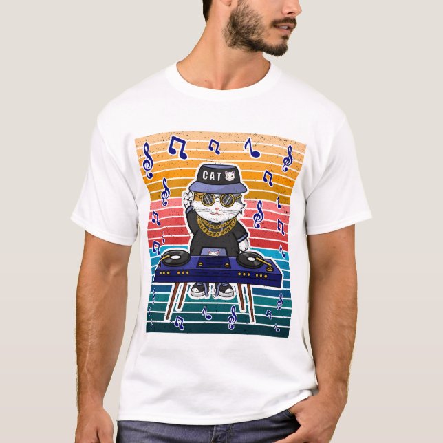 Lucky Cat Maneki Neko DJ Retro Music Art T Shirt (Framsida)