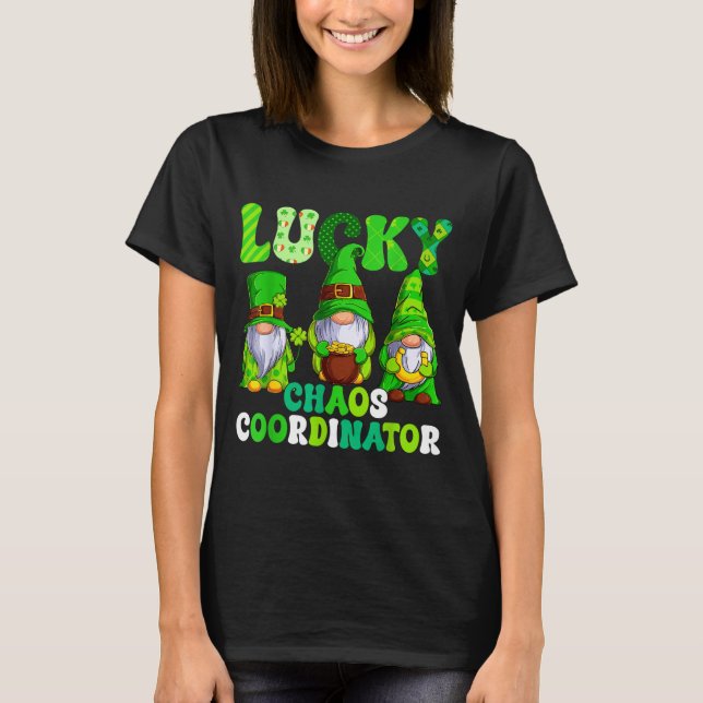 Lucky chaos coordinator shamrock leopard gnomes t shirt (Framsida)