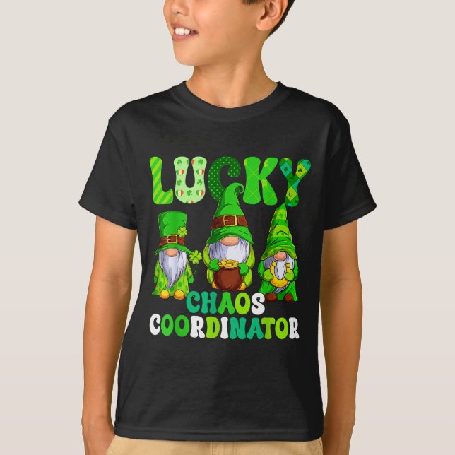 Lucky chaos coordinator shamrock leopard gnomes t shirt (Framsida)