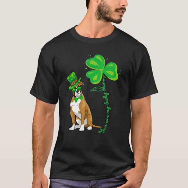 Lucky Charm Boxer Hund St patricks day T Shirt (Framsida)