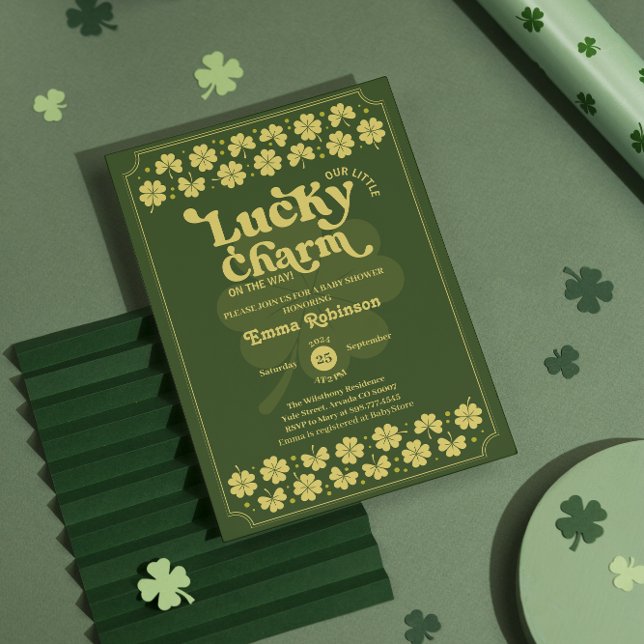 Lucky Charm st patrick's day babydusch Inbjudningar (st Patrick's day baby shower Invitation leprechaun green modern lucky little shamrock four leaves)