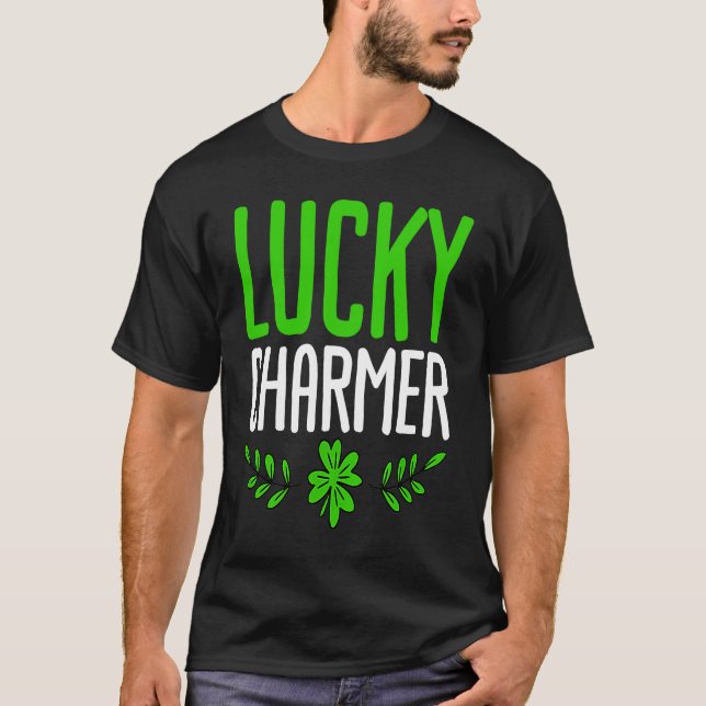 LUCKY CHARMER  St Patrick's Day  Boys Kids Girl  2 T Shirt (Framsida)