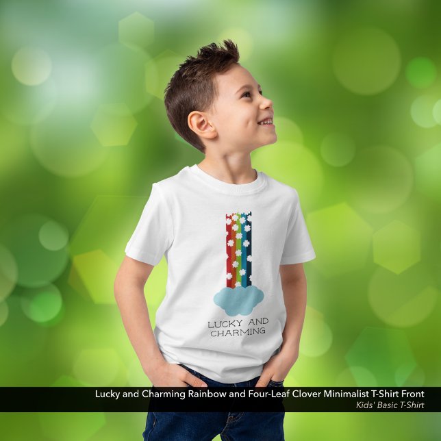 Lucky & Charming Rainbow 4-Löv Klöver minimalist T Shirt (Lucky & Charming, Kid's Basic T-Shirt with a Rainbow and Four-Leaf Clover Minimalist Design.)