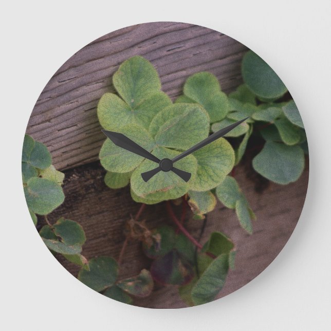 Lucky eller Determined? Saint Patricks Day Shamroc Stor Klocka (Framsida)