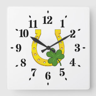 Lucky Golden Horseshoe med Shamrock on White Fyrkantig Klocka