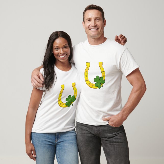 Lucky Golden Horseshoe med Shamrock on White T Shirt (Unisex)