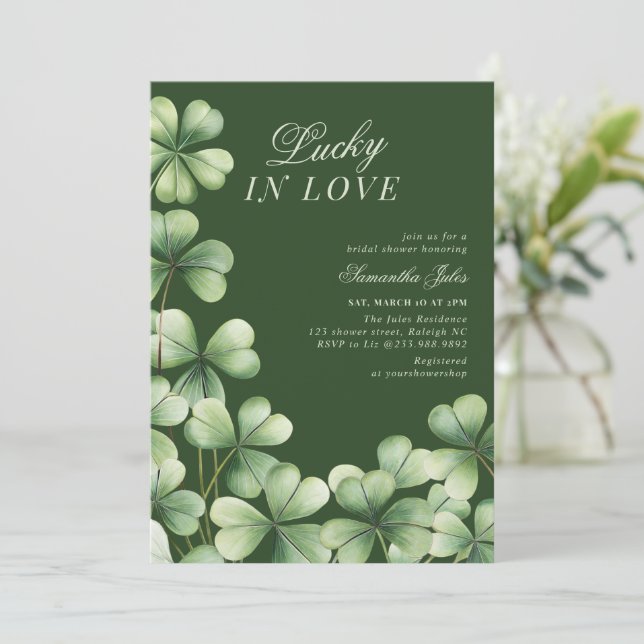 Lucky in Love Bröllopsdusch Grön Shamrock  Inbjudningar (Stående Fram)
