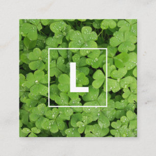 Lucky klöver monogram, grönt medow fyrkantigt visitkort