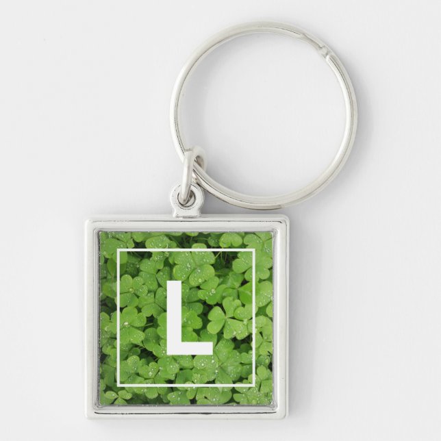 Lucky klöver monogram, grönt, regndroppar fyrkantig silverfärgad nyckelring (Framsidan)
