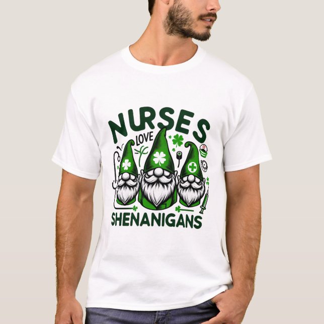 Lucky Nurse Gnomes - Shenanigans in Scrubs T Shirt (Framsida)