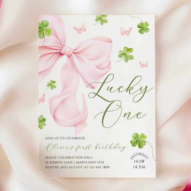 Lucky One Pink Bow 1st Birthday Invitation Inbjudningar (Skapare uppladdad)