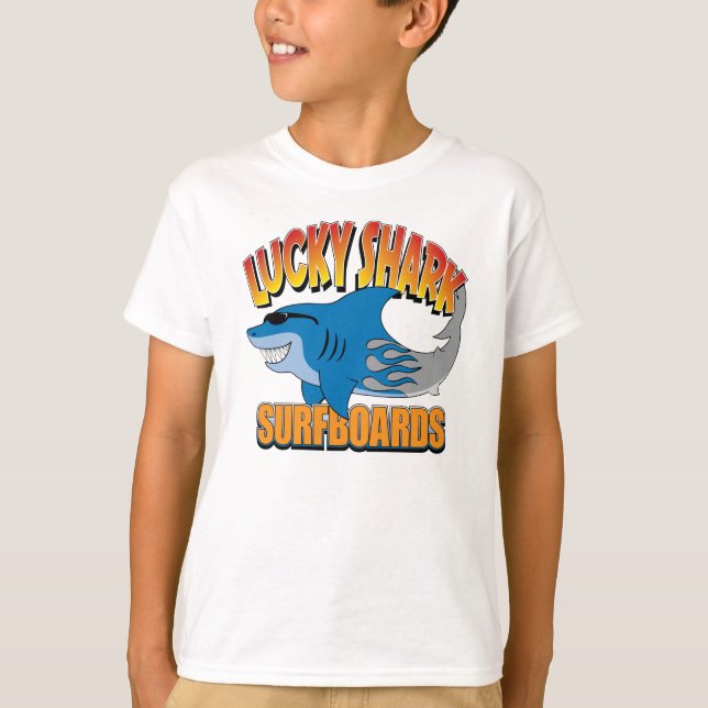 Lucky Shark Surfboard Tee (Framsida)